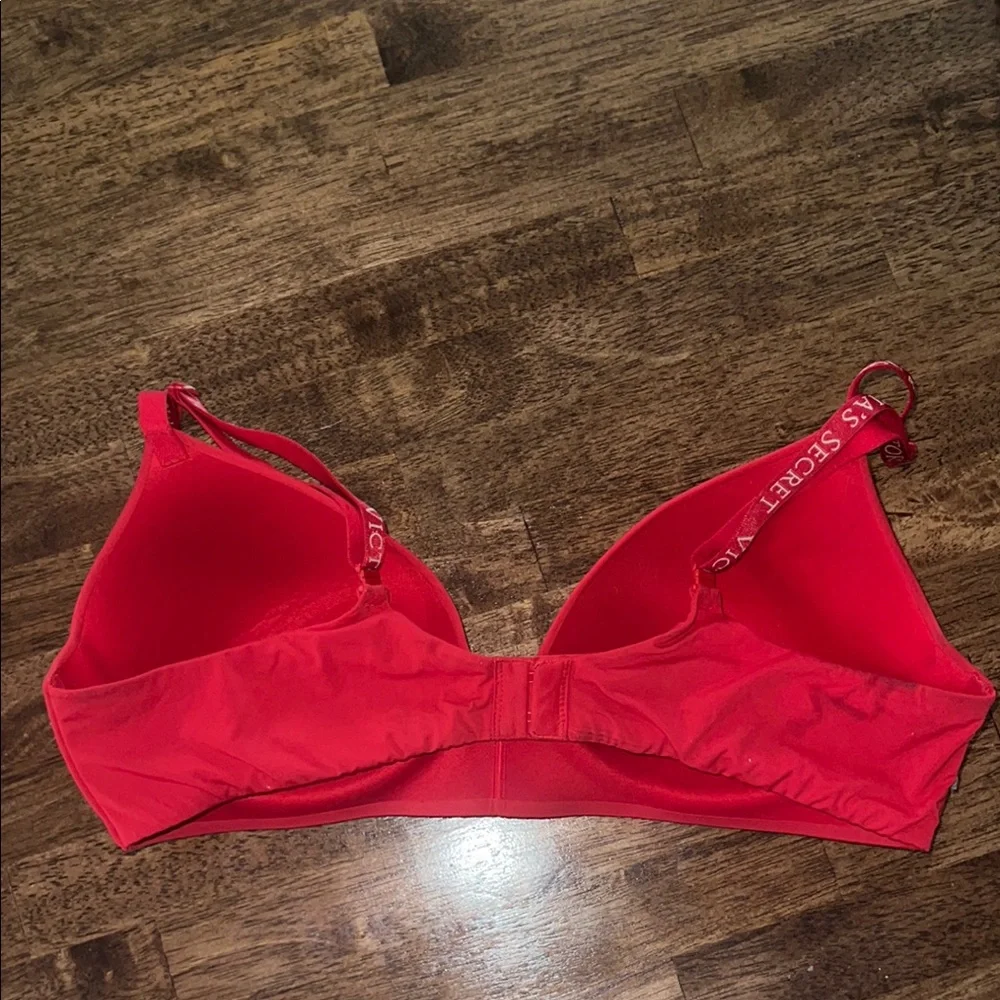 Victoria's Secret Red T-Shirt Bra Intimates - Picture 2 of 5